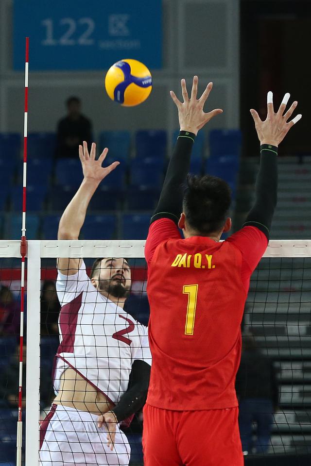 男排VS美国男排视频直播，今晚这场硬仗，咱们到底该怎么看？